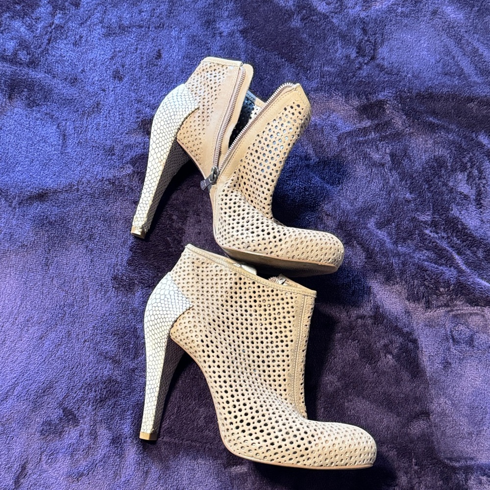 BCBG Elegant Beige Ankle Boots